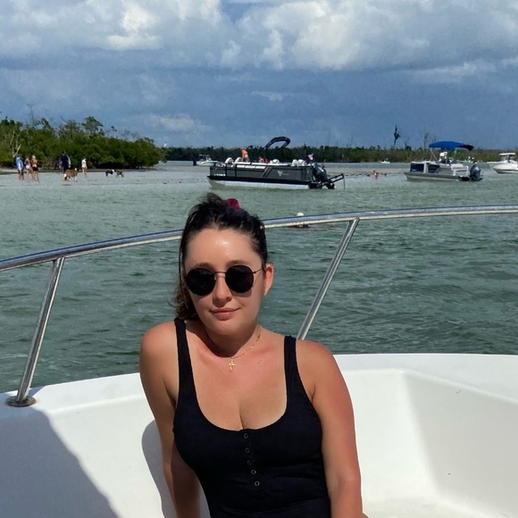 Meet your Posher, Suzie - Picture 1 of 1